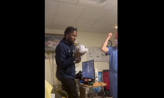 Gaming στην αίθουσα τοκετού: Έπαιζε ενώ η γυναίκα του γεννούσε - Έγινε viral και δίχασε το διαδίκτυο