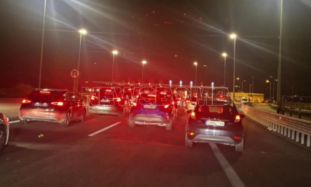 «Γολγοθάς» η επιστροφή των εκδρομέων λόγω μπλόκων: Ουρές χιλιομέτρων στη Βοιωτία