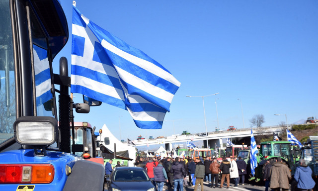 Μπλόκα αγροτών: Σήκωσαν τις μπάρες σε διόδια - Πού εντοπίζονται προβλήματα στο εθνικό οδικό δίκτυο