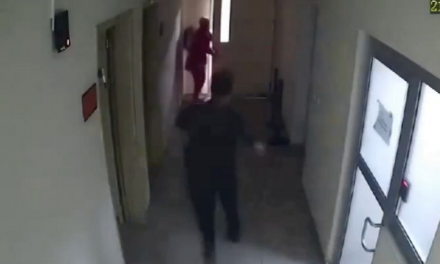 Τουρκία: Βίντεο με άνδρα να καταδιώκει και πυροβολεί την σύζυγό του μέσα σε νοσοκομείο