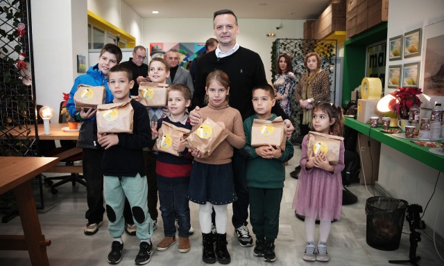 Δήμος Αθηναίων: Δωρεάν ηλεκτρικό ρεύμα για 22 χρόνια σε μονογονεϊκή οικογένεια μέσω του ΓΑΕΦ