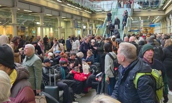 Eurostar: Ακυρώσεις και καθυστερήσεις δρομολογίων στη σήραγγα της Μάγχης