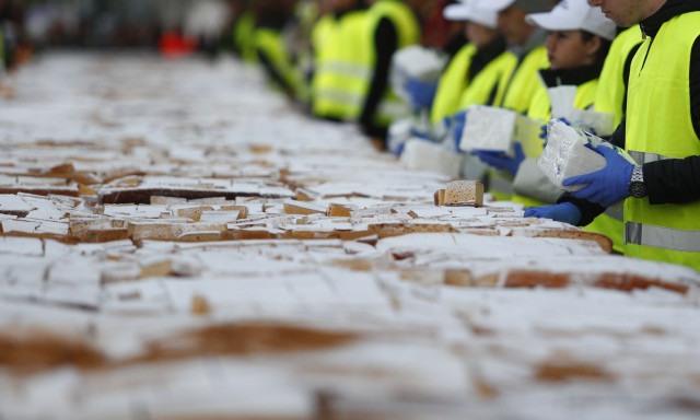 Στο Περιστέρι και φέτος η μεγαλύτερη βασιλόπιτα της Ελλάδας