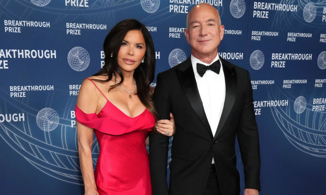 Η Λόρεν Σάντσεζ διασκεδάζει με τον σύζυγό της Τζέφ Μπέζος σε νησί της Καραϊβικής - Δείτε βίντεο