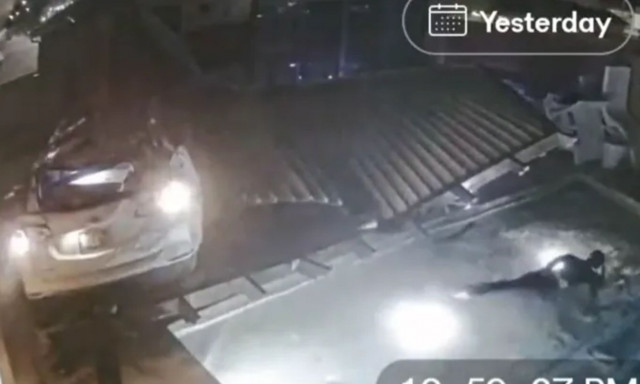 Νεβάδα: Αυτοκίνητο… απογειώνεται και η οδηγός εκτινάσσεται σε πισίνα – Δείτε βίντεο