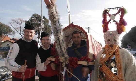 Αλεξανδρούπολη:Το έθιμο της Καμήλας αναβίωσε και φέτος στο κέντρο της πόλης