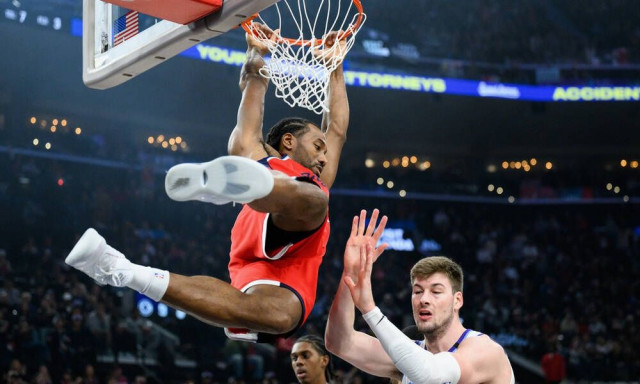 NBA: Καταιγιστικός Λέοναρντ στο Λος Άντζελες, οι Χιτ «πλήγωσαν» τους πρωτοπόρους Πίστονς