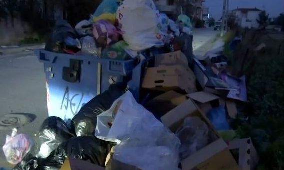 Μενίδι: Καταγγελίες μετά την επίθεση σε απορριμματοφόρο - «Δεν μαζεύουν σκουπίδια»