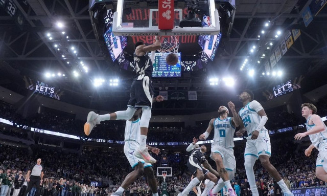 Γιάννης Αντετοκούνμπο: Με κάρφωμα του «Greek Freak» οι Μπακς πήραν το θρίλερ! (βίντεο)