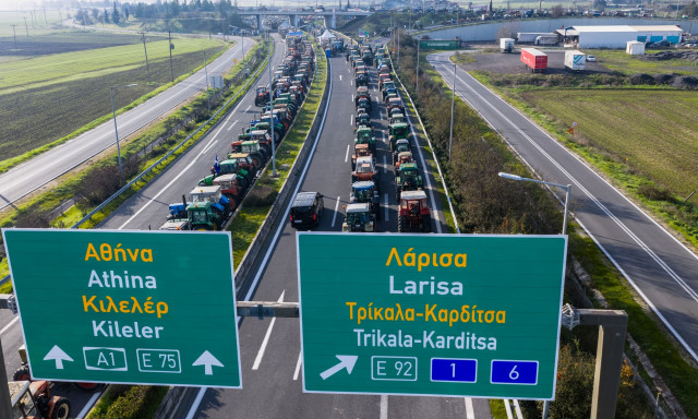 Ώρα μηδέν για τα μπλόκα: Σήμερα οι ανακοινώσεις της κυβέρνησης - Πρόστιμα για να φύγουν τα τρακτέρ