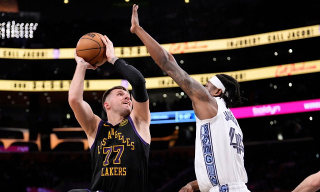 NBA: «Φωτιά» οι Ντόντσιτς – ΛεΜπρον στη νίκη των Λέικερς | Αποτελέσματα και βαθμολογίες