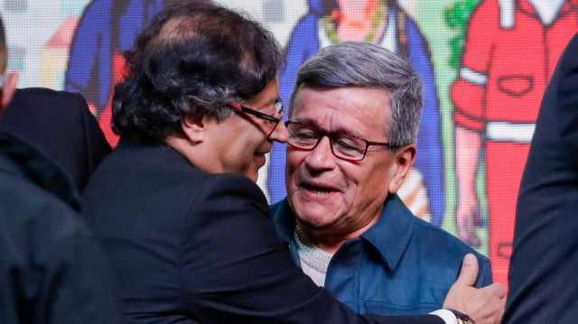 Κολομβία: Ο πρόεδρος της χώρας μιλά για ναυαγούς από αμερικάνικα πλήγματα