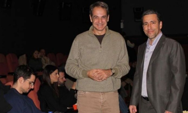 Ο Κυριάκος Μητσοτάκης παρακολούθησε την ταινία «Καποδίστριας» μαζί με τον γιο του, Κωνσταντίνο