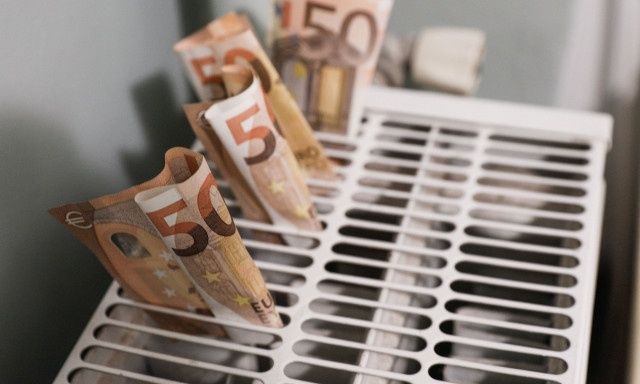 Θέρμανση: Αγωνία για το κόστος – Οι τιμές σε πετρέλαιο και ξύλα