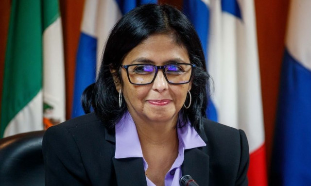 Ποια είναι η Ντέλσι Ροντρίγκεζ, η αντιπρόεδρος της Βενεζουέλας που θα ηγηθεί προσωρινά της χώρας