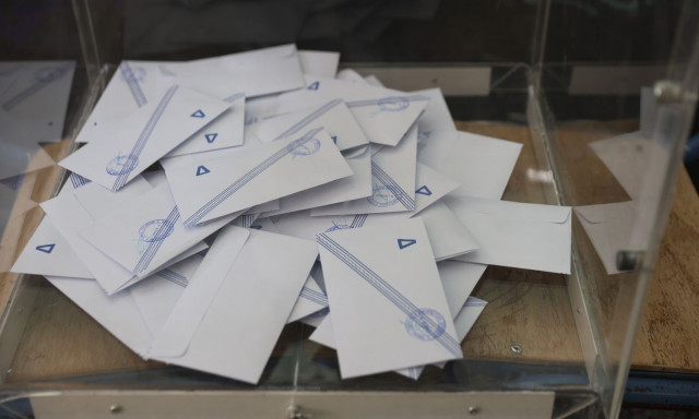 Νέα μεγάλη δημοσκόπηση φέρνει τη Νέα Δημοκρατία πρώτη με 17,3% από το δεύτερο ΠΑΣΟΚ