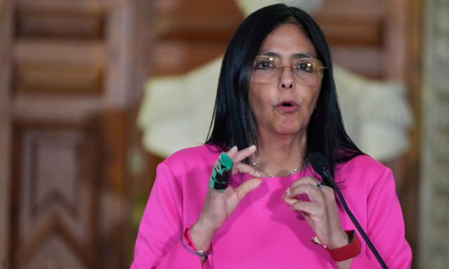 Βενεζουέλα: Ορκίστηκε υπηρεσιακή πρόεδρος η Ντέλσι Ροντρίγκες - Διετέλεσε αντιπρόεδρος του Μαδούρο