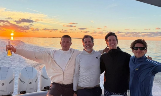 Παύλος Ντε Γκρες: Οι εξωτικές Χριστουγεννιάτικες διακοπές στις Μπαχάμες