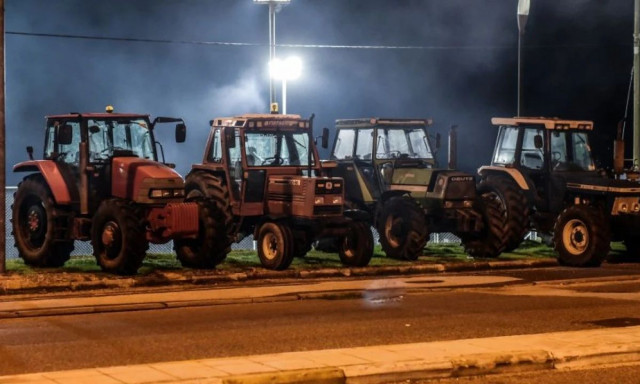 Κρήτη: Kλιμακώνουν τις κινητοποιήσεις τους οι αγρότες στα Χανιά