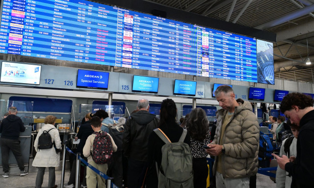 Επτά σημεία για την αναβάθμιση της αεροναυτιλίας παρουσιάζει η κυβέρνηση