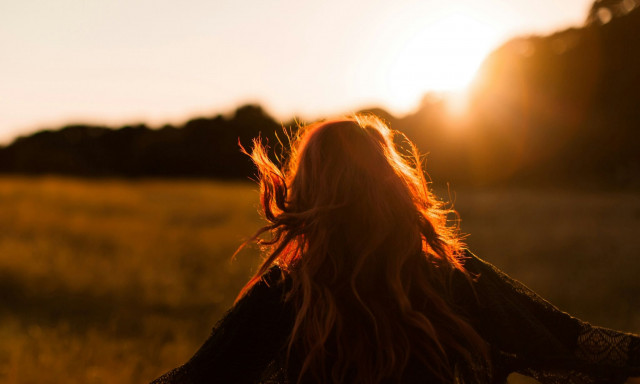 Η viral ρουτίνα που θα σε βοηθήσει να υιοθετήσεις πιο υγιεινές συνήθειες τη νέα χρονιά