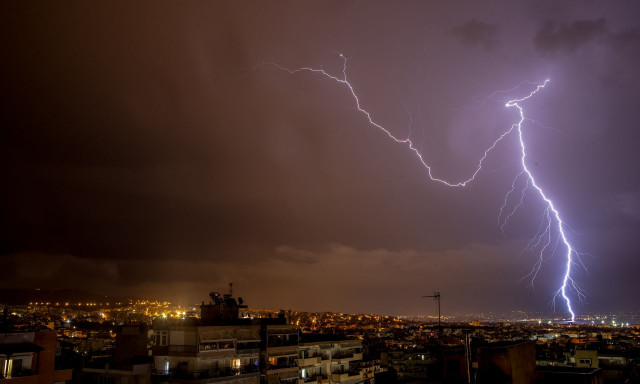 Συναγερμός σε όλη τη Θράκη για την επερχόμενη κακοκαιρία: Κίνδυνοι, απαγορεύσεις και οδηγίες