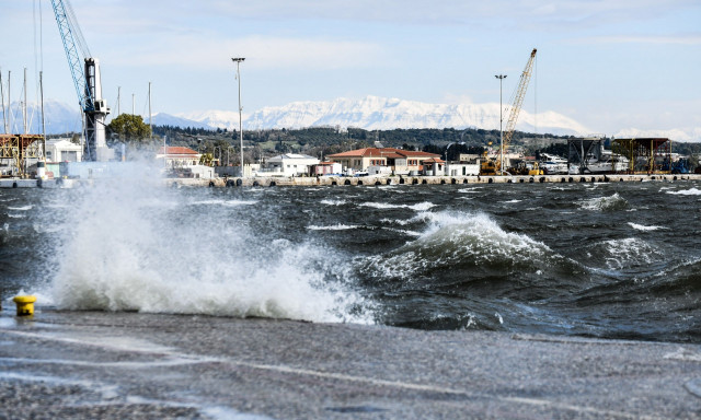 Καιρός: Καιρός: Με υψηλές θερμοκρασίες και σκόνη η Δευτέρα – Η πρόγνωση για τα Θεοφάνεια
