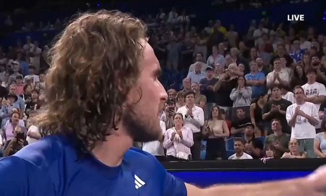 «Μπορείς να φύγεις;»: Η ατάκα του Τσιτσιπά προς τον πατέρα του μετά τη νίκη του