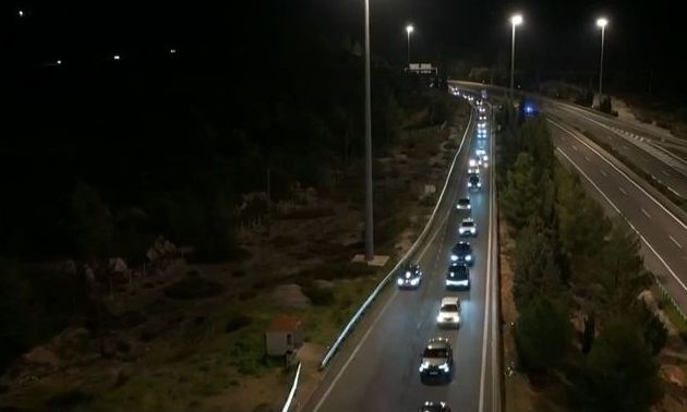 Αργές ταχύτητες στην Εθνική Οδό λόγω των μπλόκων: Καθυστερήσεις σε Μαρτίνο, Θήβα – Κλειστοί δρόμοι