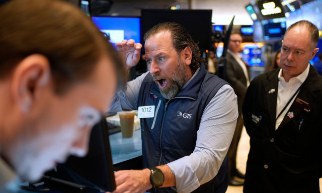 Με ισχυρά κέρδη και ρεκόρ αντέδρασε η Wall Street στις εξελίξεις στη Βενεζουέλα