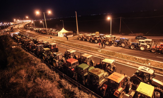 Μπλόκα αγροτών: Κλιμάκωση των κινητοποιήσεων αποφασίζουν οι αγρότες