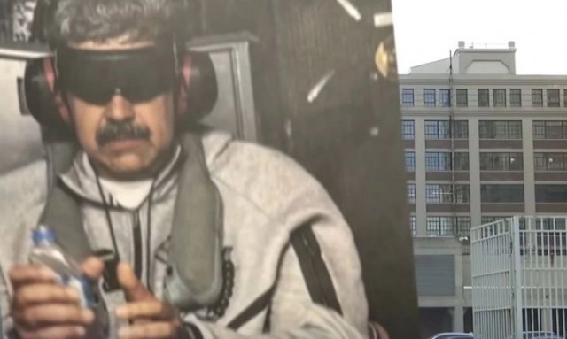 Το «αηδιαστικό» κελί που κρατείται ο Μαδούρο: Τα φώτα δεν σβήνουν ποτέ υπό τον φόβο των καρτέλ