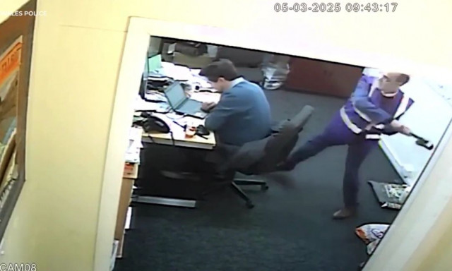 Ουαλία: Πράξη «ανεξέλεγκτης ερωτικής ζήλιας» η επίθεση του διευθυντή σε συνάδελφό του