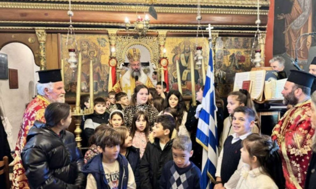 Ρέθυμνο: Συγκίνηση στην αλλαγή φρουράς – Ο υιός διαδέχεται τον πατέρα μετά από 50 χρόνια