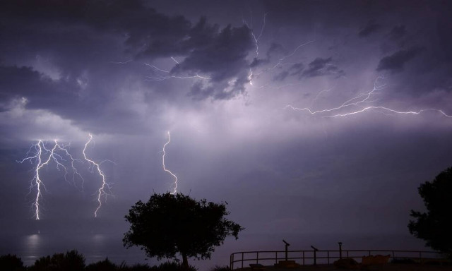 Έκτακτο Δελτίο ΕΜΥ: Αγριεύει η κακοκαιρία – Οι περιοχές που θα βρεθούν την Τετάρτη στο επίκεντρο