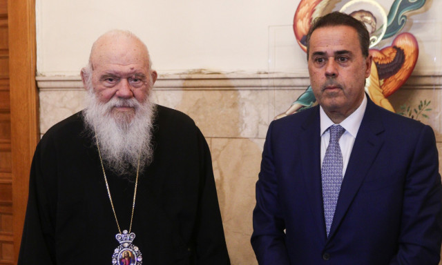 Συνάντηση του υπουργού Περιβάλλοντος και Ενέργειας με τον Αρχιεπίσκοπο Ιερώνυμο