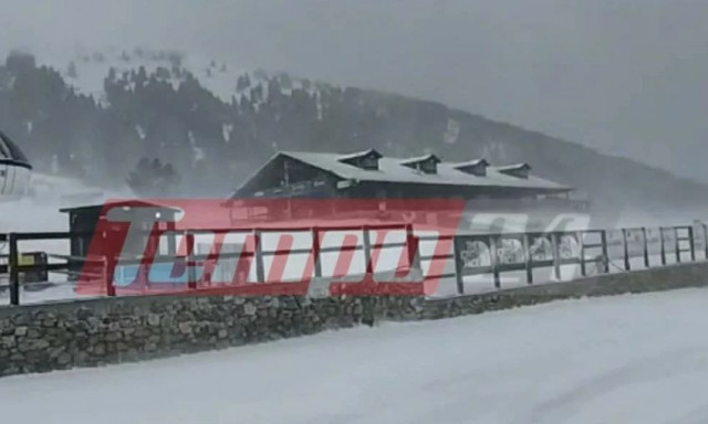 Χιονοθύελλα στο χιονοδρομικό κέντρο Καλαβρύτων - Εικόνες