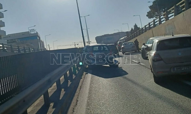 Τροχαίο τώρα στην Κηφισίας - Η κυκλοφορία διεξάγεται μόνο από μια λωρίδα