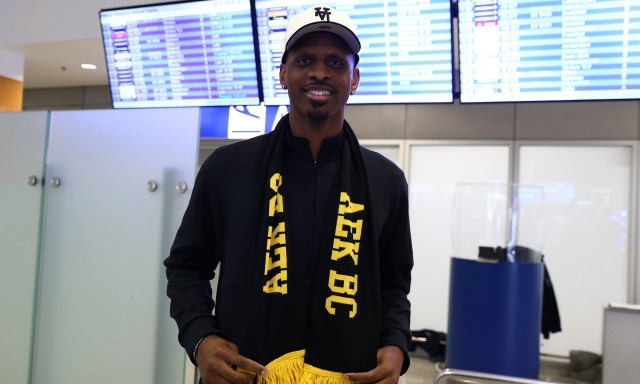 AEK: Στην Ελλάδα ο Νάναλι, ενσωματώνεται στους «κιτρινόμαυρους»