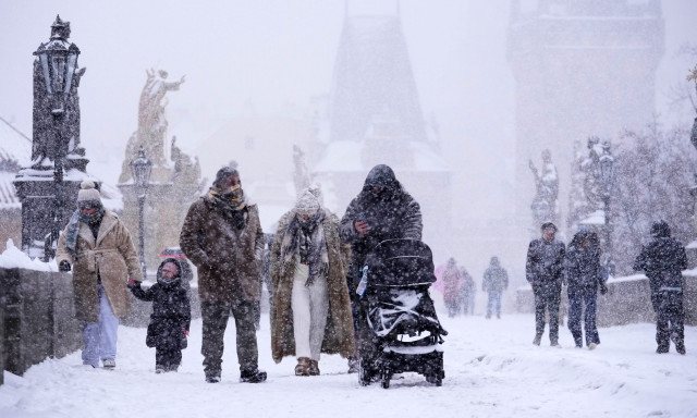 Η καταιγίδα Γκορέτι σάρωσε την Ευρώπη - Χιλιάδες σπίτια χωρίς ρεύμα, ακυρώθηκαν πτήσεις