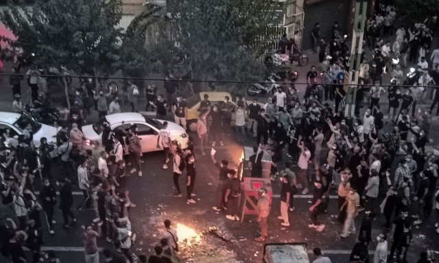 Χάος στο Ιράν - Ο Τραμπ λέει ότι ο Αγιατολάχ προσπαθεί να διαφύγει -Προειδοποίηση για θανατική ποινή