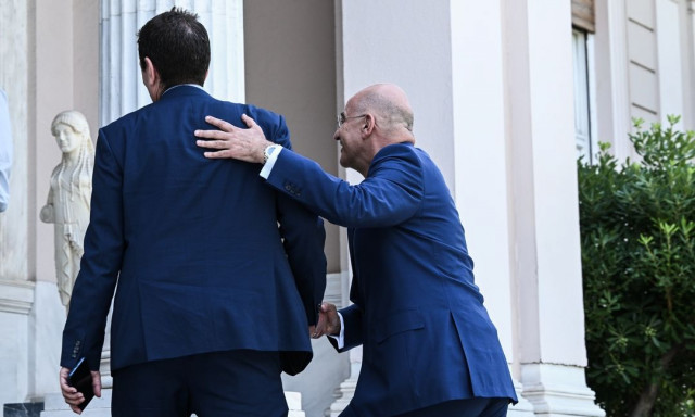 Από το «άσε μας κουκλίτσα μου» στη Ζωή στην κόντρα Καιρίδη - Δένδια και το «εγώ δεν είμαι Μπογδάνος»