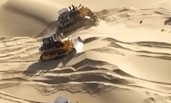 Κίνηση-ματ της Κίνας: Πώς κατάφερε να συγκρατήσει 337.000 τ.χλμ. άμμου με άχυρο, νερό και ήλιο