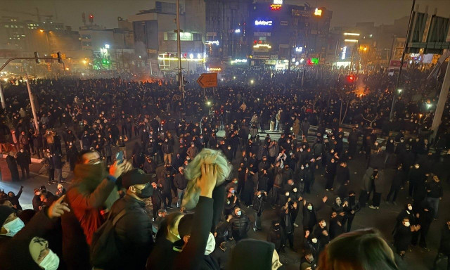 Κύμα διαδηλώσεων στο Ιράν: Ο στρατός ορκίστηκε να υπερασπίσει τα «εθνικά συμφέροντα»