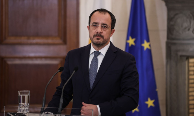 Κατηγορίες για διαφθορά συγκλονίζουν την Κύπρο καθώς αναλαμβάνει την προεδρία της Ε.Ε.