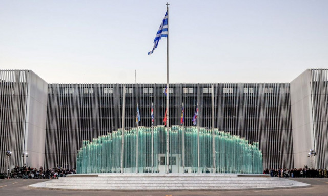 Έκτακτες κρίσεις σε Στρατό Ξηράς, Αεροπορία, Ναυτικό: Προαγωγές και αποστρατείες - Όλα τα ονόματα