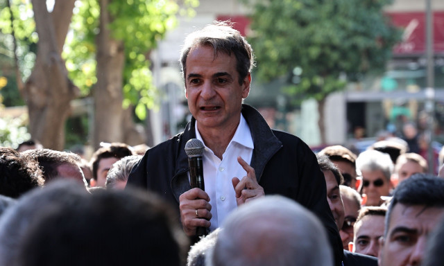 Περιοδεία Μητσοτάκη στο Μοσχάτο - Συνάντηση, συζητήσεις και φωτογραφίες με πολίτες