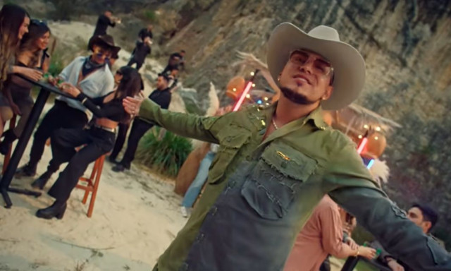 Πέθανε ο τραγουδιστής Jiménez σε αεροπορικό δυστύχημα, λίγες ώρες πριν από συναυλία