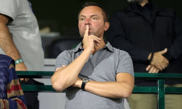 Ολυμπιακός κατά Λανουά και ΕΠΟ ενόψει ΠΑΟΚ: «Αν δεν βρουν ελίτ διαιτητή, ας αναβάλουν τον αγώνα»