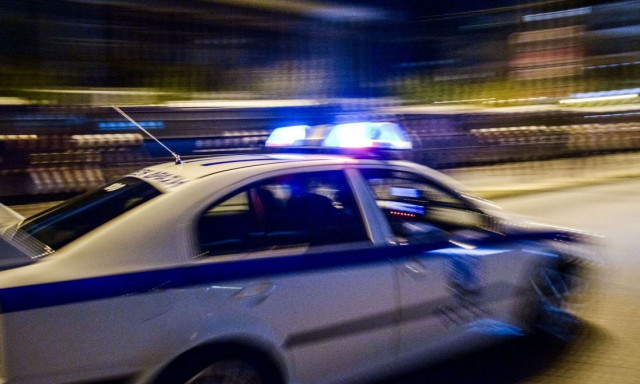 Καμίνια: Κουκουλοφόροι λήστεψαν 97χρονη - Της πήραν κοσμήματα και χρήματα – Ακολούθησε καταδίωξη